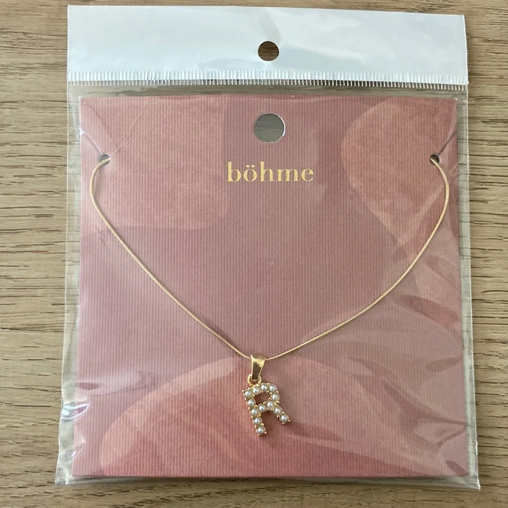Bohme “R” Initial necklace gold and pearl NWT - Picture 1 of 2
